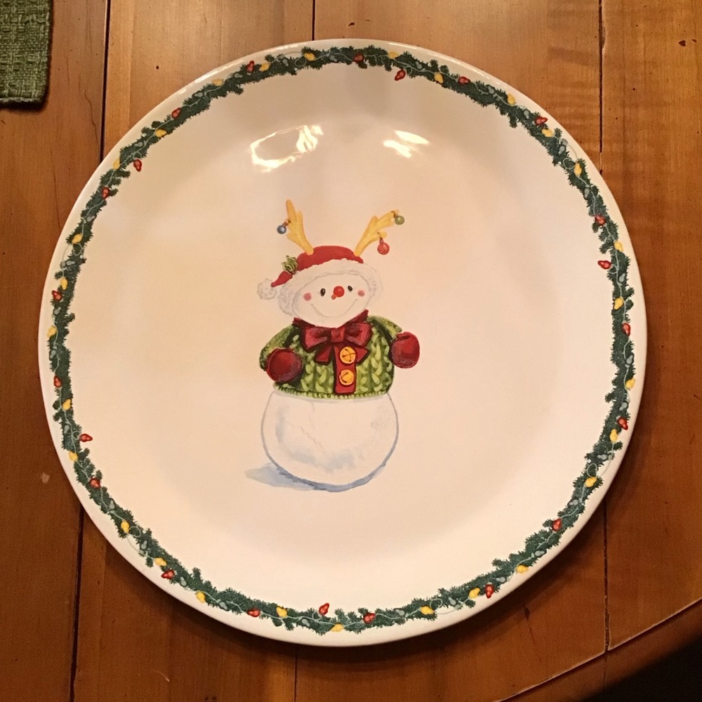 Beautiful and Fin Vintage Collector Snowman Plate.